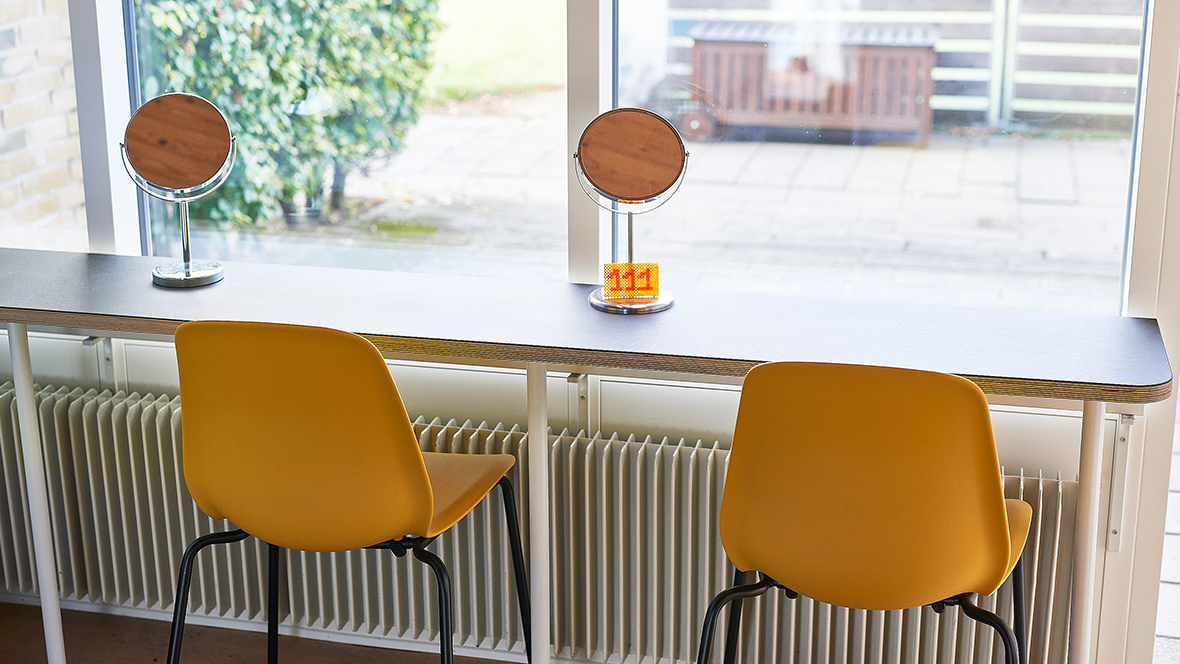 Furniture Linoleum 4023 on window tables Silkeborg Boarding School DK